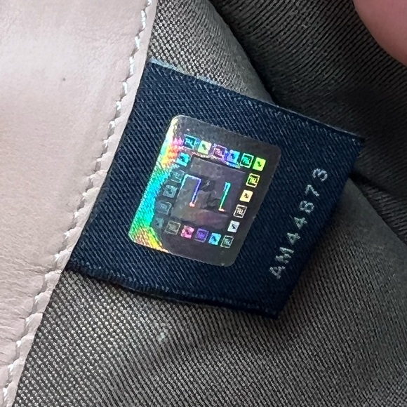 💯 AUTH Fendi Zucca wallet on chain - Picture 3 of 12